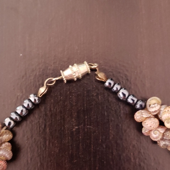 Shell necklace- so pretty! - Picture 2 of 6